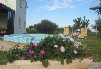 Apartments   dravac allows 18 year olds to book a room