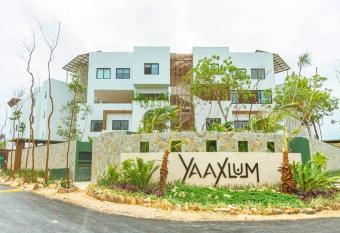 Perfect Getaway a Yaaxlum has rooms with a private hot tub
