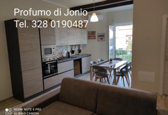 Profumo di Jonio has Balcony rooms