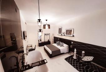 B&B Secret Suite has Balcony rooms