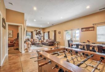 3BDR Barndominium Ranch Experience Foosball has Balcony rooms