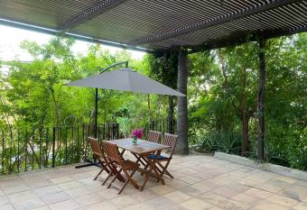 Casa Greg Beautiful 2 bedroom house Adults Only has Balcony rooms