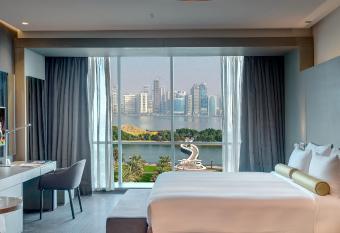 Hotel 72 Sharjah Waterfront allows 18 year olds to book a room