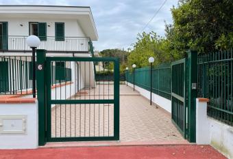 Costa Paestum Apartment has Balcony rooms