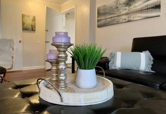 The Gorge View Villa- With Private Yard & Free Parking, Minutes From Falls & Casino by Niagara Hospitality has Balcony rooms