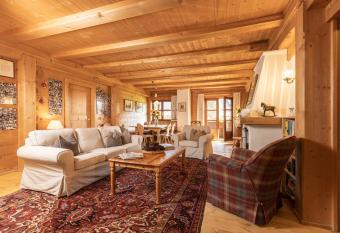 Chalet Innerhof has Balcony rooms