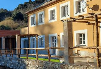 Mirandola Suites has Balcony rooms