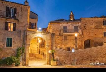 Gioscy has Balcony rooms