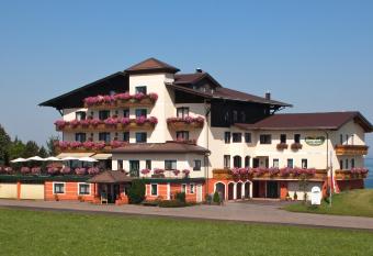 Hotel-Restaurant am Hochfuchs has Balcony rooms