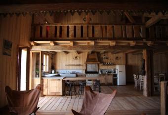 La Grande Marguerite has Balcony rooms