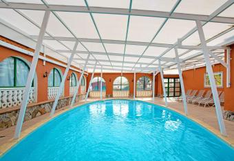 Finca Tropical has Balcony rooms