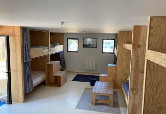 Dortoir de charme 12 lits 600m plage allows 18 year olds to book a room