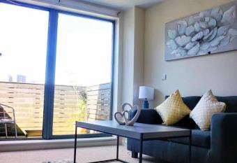 Insta-style Penthouse with Balcony or 2b Apartment with Balcony Birmingham City Centre has Balcony rooms