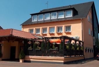 Landhaus Havelse allows 18 year olds to book a room