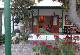 Rosenhof Garden Cottage allows 18 year olds to book a room