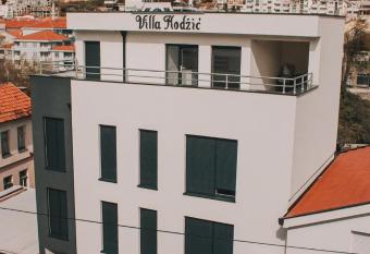 Villa Hod  i   allows 18 year olds to book a room