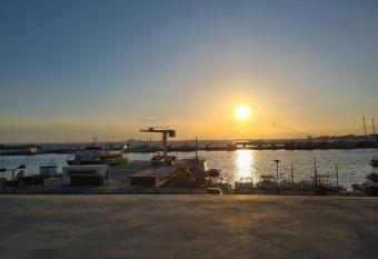 Acogedor apartamento vistas al mar allows 18 year olds to book a room