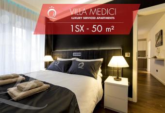 The Queen Luxury Apartments - Villa Medici allows 18 year olds to book a room