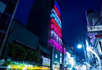 Hotel Xcell                     allows 18 year olds to book a room