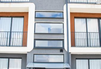 apart bun has rooms with a private hot tub