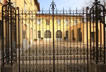 Lisander B&B allows 18 year olds to book a room