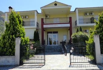 Hotel Kastro allows 18 year olds to book a room