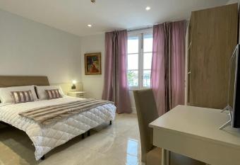 La Reggia Seaview Guesthouse has Balcony rooms