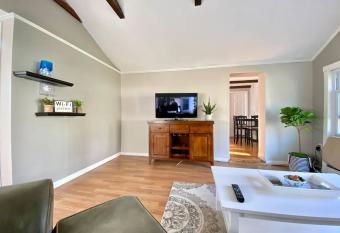 H2 Home Downtown Stamford has Balcony rooms