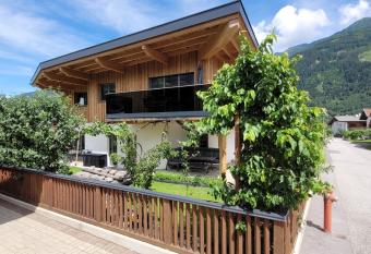 Alpen Quartier has Balcony rooms