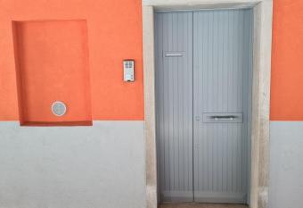 VENEZIA HOLIDAY APARTMENT has Balcony rooms