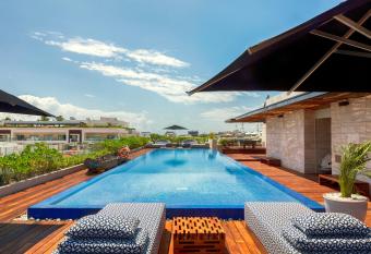 The Yucatan Resort Playa del Carmen, All-Inclusive Adults Only, Tapestry by Hilton has rooms with a private hot tub