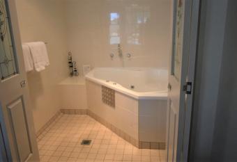 The Edge Motel allows 18 year olds to book a room