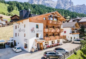 Hotel Steinr  sl has Balcony rooms