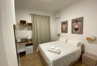 La Casa Dei Mori allows 18 year olds to book a room