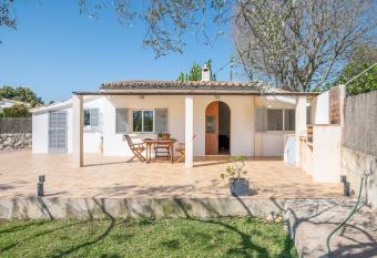 Ses Oliveres has Balcony rooms