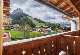 Ciasa Lino Aloch has Balcony rooms