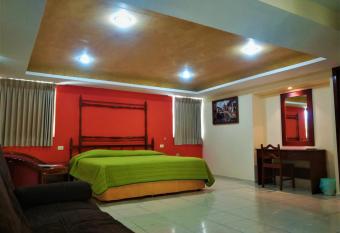 Hotel El Marques allows 18 year olds to book a room