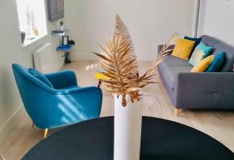 Appart LA PALME proche de le mer en baie de somme allows 18 year olds to book a room