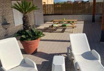 myrooftop a 10 min dalla Reggia di Caserta allows 18 year olds to book a room