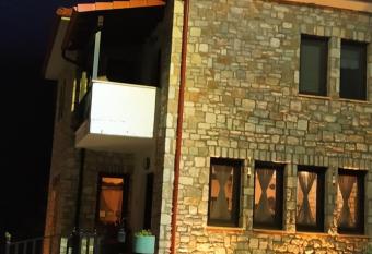 Guesthouse Petrino has Balcony rooms