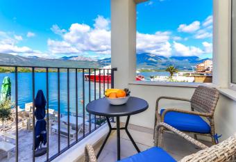 Timea Apartment allows 18 year olds to book a room