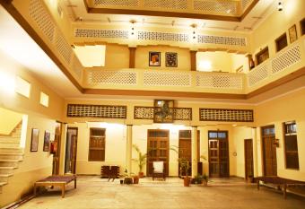 Gobind Bhawan Heritage Hotel has Balcony rooms