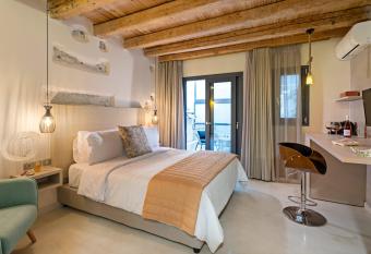 Mitos-Suites allows 18 year olds to book a room