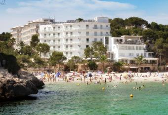 Hotel Apartamentos Cala Santanyi allows 18 year olds to book a room