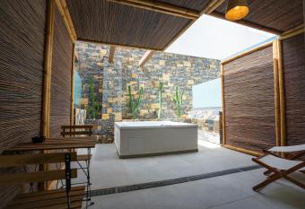 Casa Porto Boutique Hotel - Adults only allows 18 year olds to book a room