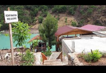 Kapuzba       elaleleri U  ar pansiyon has Balcony rooms