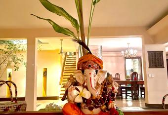 Foozoo Mantra Lake Gardens allows 18 year olds to book a room