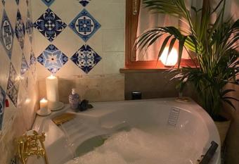 Sotto il cielo di Toscana prestigious holiday home only adults pet friendly allows 18 year olds to book a room