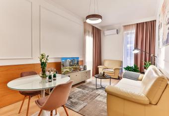 A21 Soho City - Lux Apartment! NEW!!! has Balcony rooms