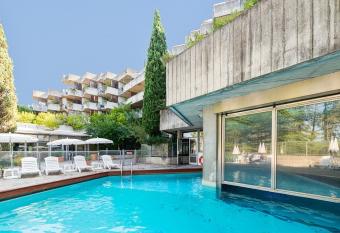 SOWELL HOTELS Ard  che has Balcony rooms